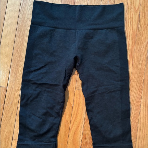 Cropped Lululemon Leggings - Picture 2 of 8